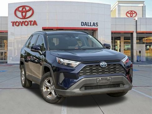 Used 2022 Toyota RAV4 XLE w/ Convenience Package AWD/4WD image 1