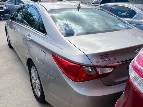 Used 2011 Hyundai Sonata Limited w/ Navigation Pkg 5 FWD image 4