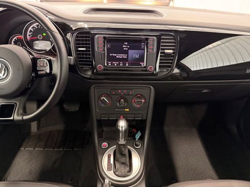 Used 2018 Volkswagen Beetle S image 21
