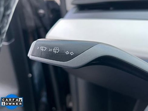 Used 2022 Tesla Model Y Long Range image 17