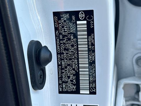 Certified 2022 Toyota Prius XLE w/ Premium Convenience Package FWD image 29
