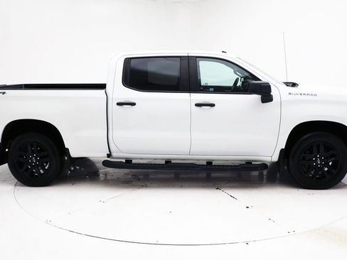 Used 2024 Chevrolet Silverado 1500 Custom image 3