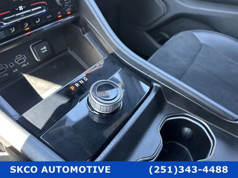 Used 2024 Jeep Grand Cherokee Altitude image 23