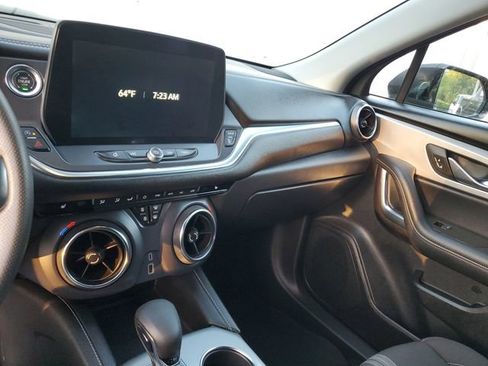 Used 2025 Chevrolet Blazer LT FWD image 25