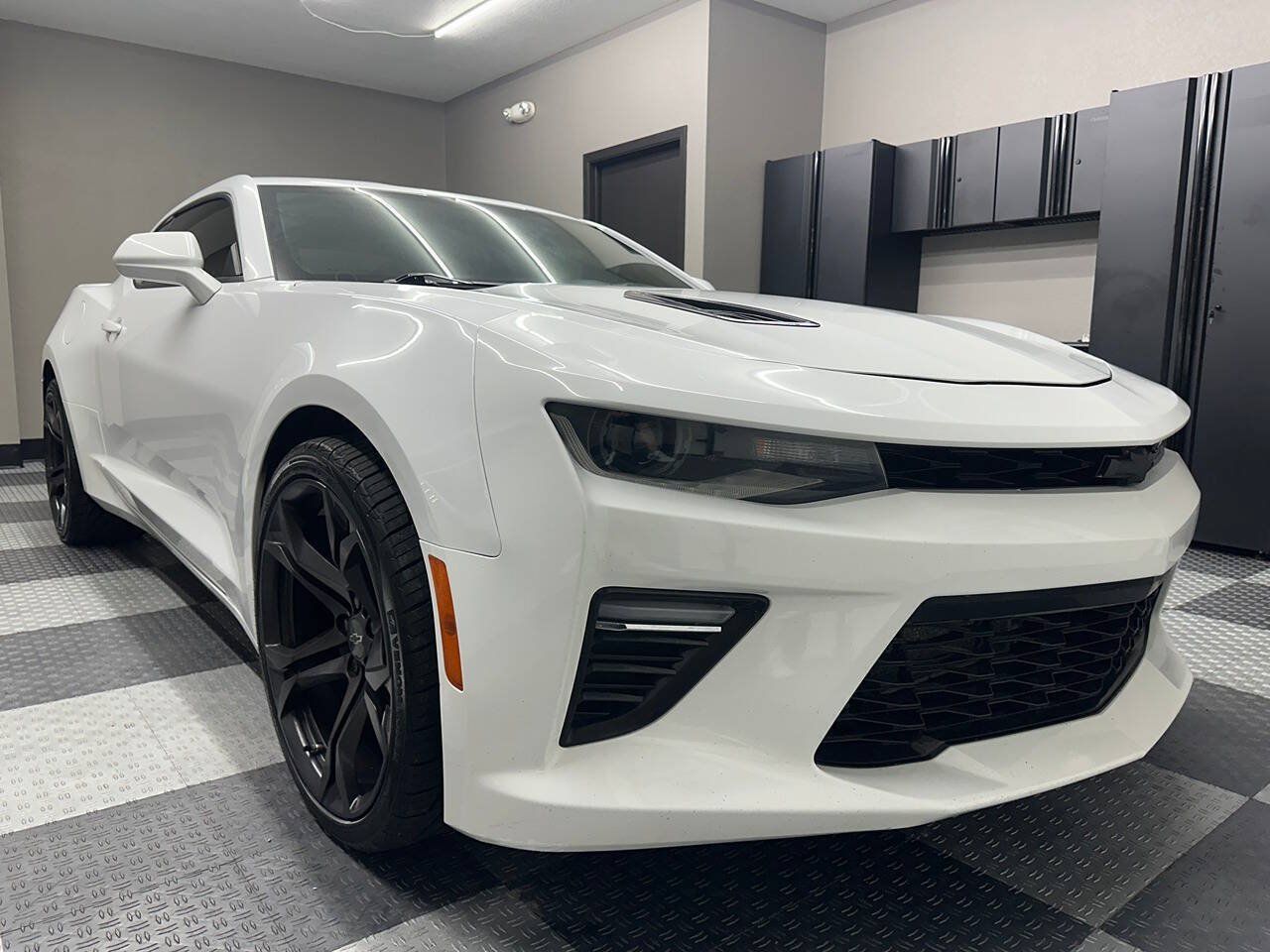 Used 2017 Chevrolet Camaro SS RWD image 9