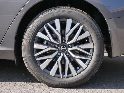 New 2025 Nissan Altima 2.5 SV image 14