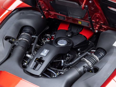 Certified 2022 Ferrari F8 Tributo RWD image 37