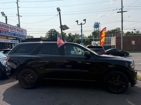 Used 2018 Dodge Durango SXT w/ Quick Order Package 2BB AWD/4WD image 3