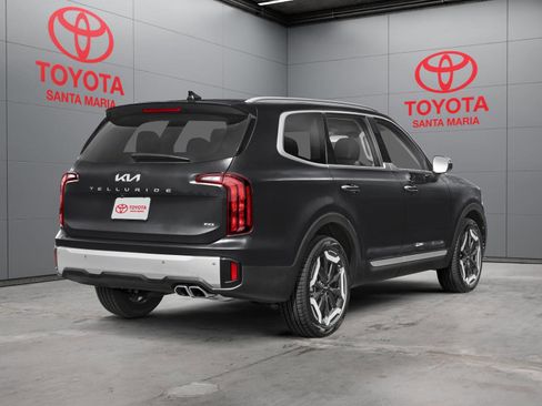 Used 2025 Kia Telluride S image 2