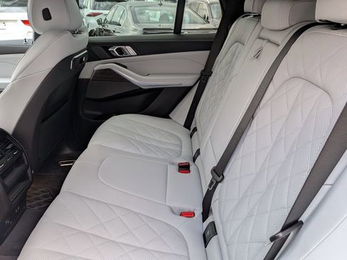 Used 2026 BMW X5 xDrive40i w/ M Sport Package image 14
