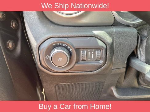 Used 2018 Jeep Wrangler Unlimited Sahara AWD/4WD image 24