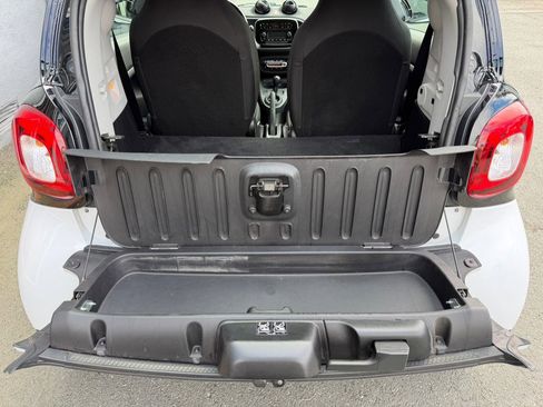 Used 2017 smart fortwo electric drive image 38