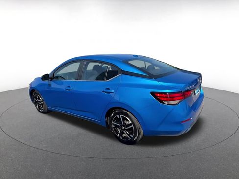 Used 2025 Nissan Sentra SV FWD image 10