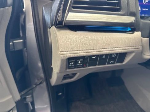 Used 2023 Honda Odyssey Elite image 22