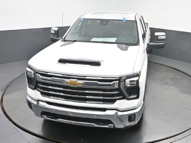 Used 2025 Chevrolet Silverado 2500 LTZ w/ LTZ Premium Package AWD/4WD image 35