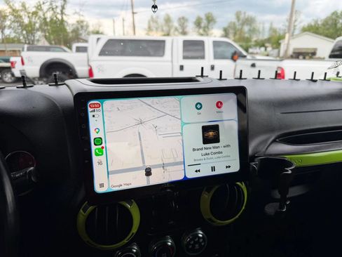 Used 2018 Jeep Wrangler Unlimited Sahara image 38