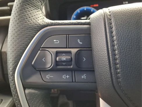 Used 2025 Toyota Tacoma Limited AWD/4WD image 26