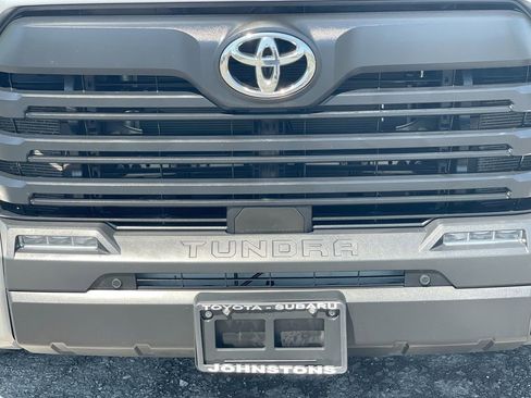 Certified 2022 Toyota Tundra SR5 w/ SR5 Convenience Package AWD/4WD image 18