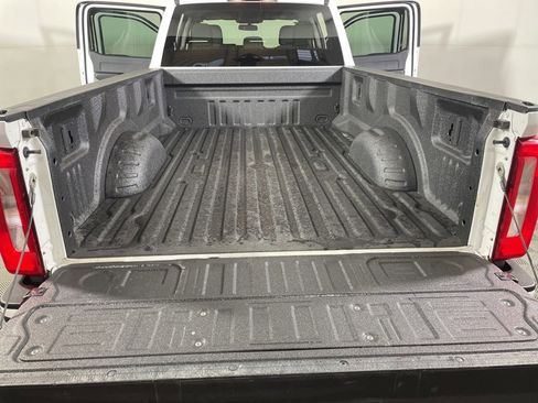 Used 2023 Ford F350 XLT image 21