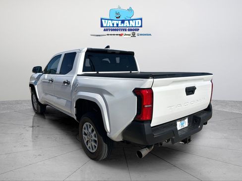 Used 2024 Toyota Tacoma SR image 3