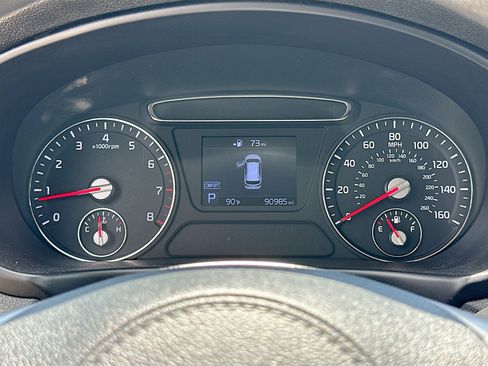 Used 2020 Kia Sorento LX FWD image 12