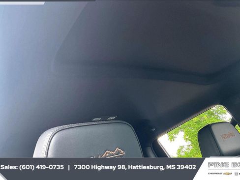 Used 2023 Chevrolet Silverado 1500 High Country w/ Technology Package AWD/4WD image 19
