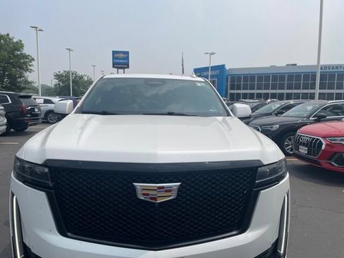 Used 2021 Cadillac Escalade Sport w/ Driver Assist Tech Package AWD/4WD image 5