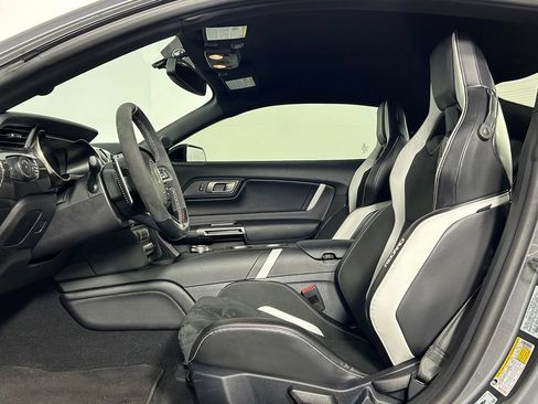 Used 2021 Ford Mustang Shelby GT500 w/ Technology Package RWD image 28