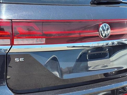 Used 2025 Volkswagen Atlas SE FWD image 24