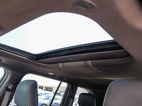 Used 2025 Jeep Grand Cherokee Laredo X RWD image 19