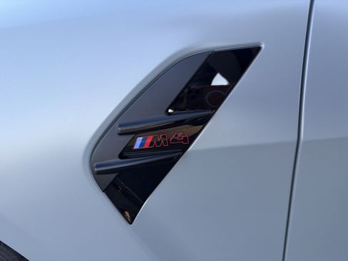 Used 2023 BMW M4 CSL image 8