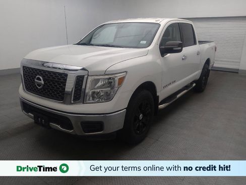 Used 2018 Nissan Titan SV image 1