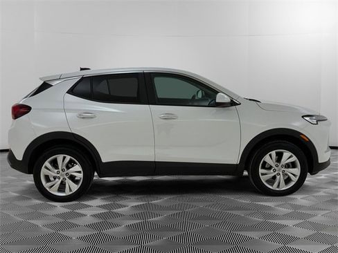 Used 2024 Buick Encore GX Preferred w/ Comfort Package image 2