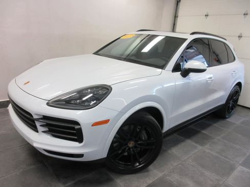 Used 2022 Porsche Cayenne Platinum Edition AWD/4WD image 1