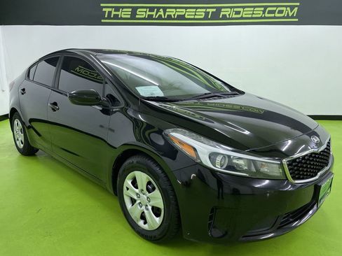 Used 2018 Kia Forte LX w/ LX Popular Package image 2