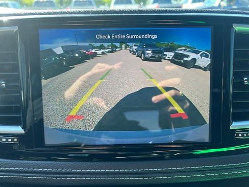 Used 2024 Chrysler Pacifica Limited w/ S Appearance Package image 26