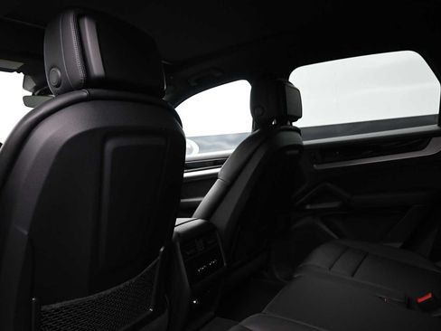 Certified 2024 Porsche Cayenne S AWD/4WD image 20