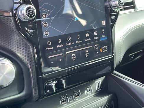 Used 2025 RAM 1500 Limited image 22