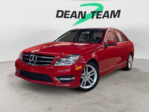 Used 2014 Mercedes-Benz C 300 4MATIC Sedan image 3