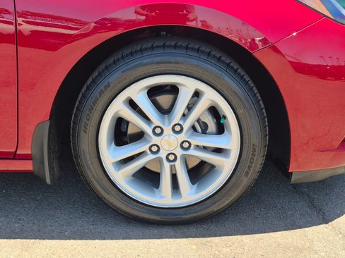 Used 2018 Chevrolet Cruze LT FWD image 7
