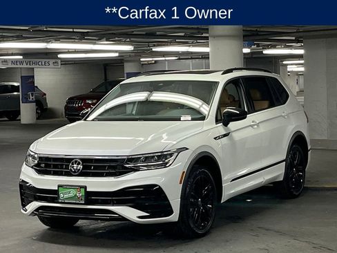 Certified 2022 Volkswagen Tiguan SE R-Line image 3