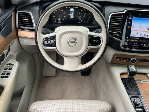 Used 2016 Volvo XC90 T6 Inscription w/ Vision Package image 14