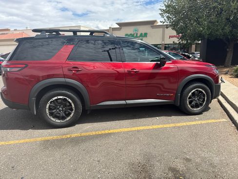 Used 2024 Nissan Pathfinder Rock Creek AWD/4WD image 32