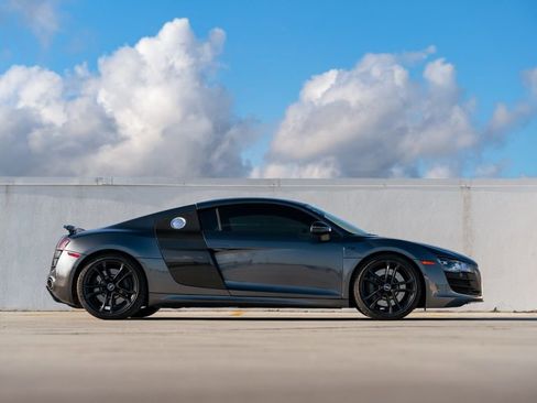 Used 2011 Audi R8 V10 image 2
