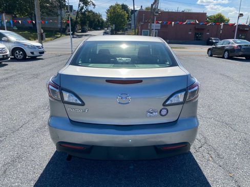Used 2010 MAZDA MAZDA3 i Touring image 4