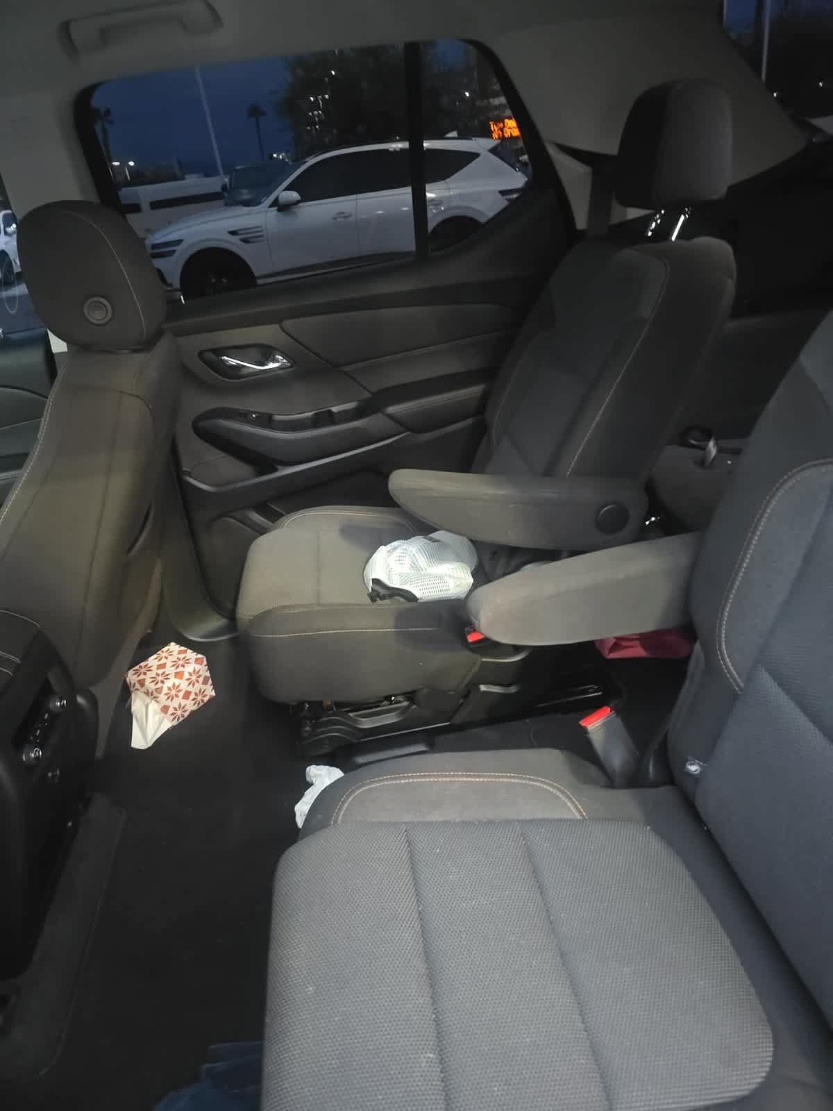 Used 2019 Chevrolet Traverse LT w/ LPO, Cargo Package FWD image 7