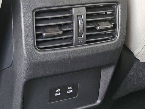 Used 2025 Nissan Rogue SV AWD/4WD image 29