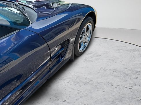 Used 2001 Chevrolet Corvette Convertible w/ Preferred Equipment Group2 RWD image 8