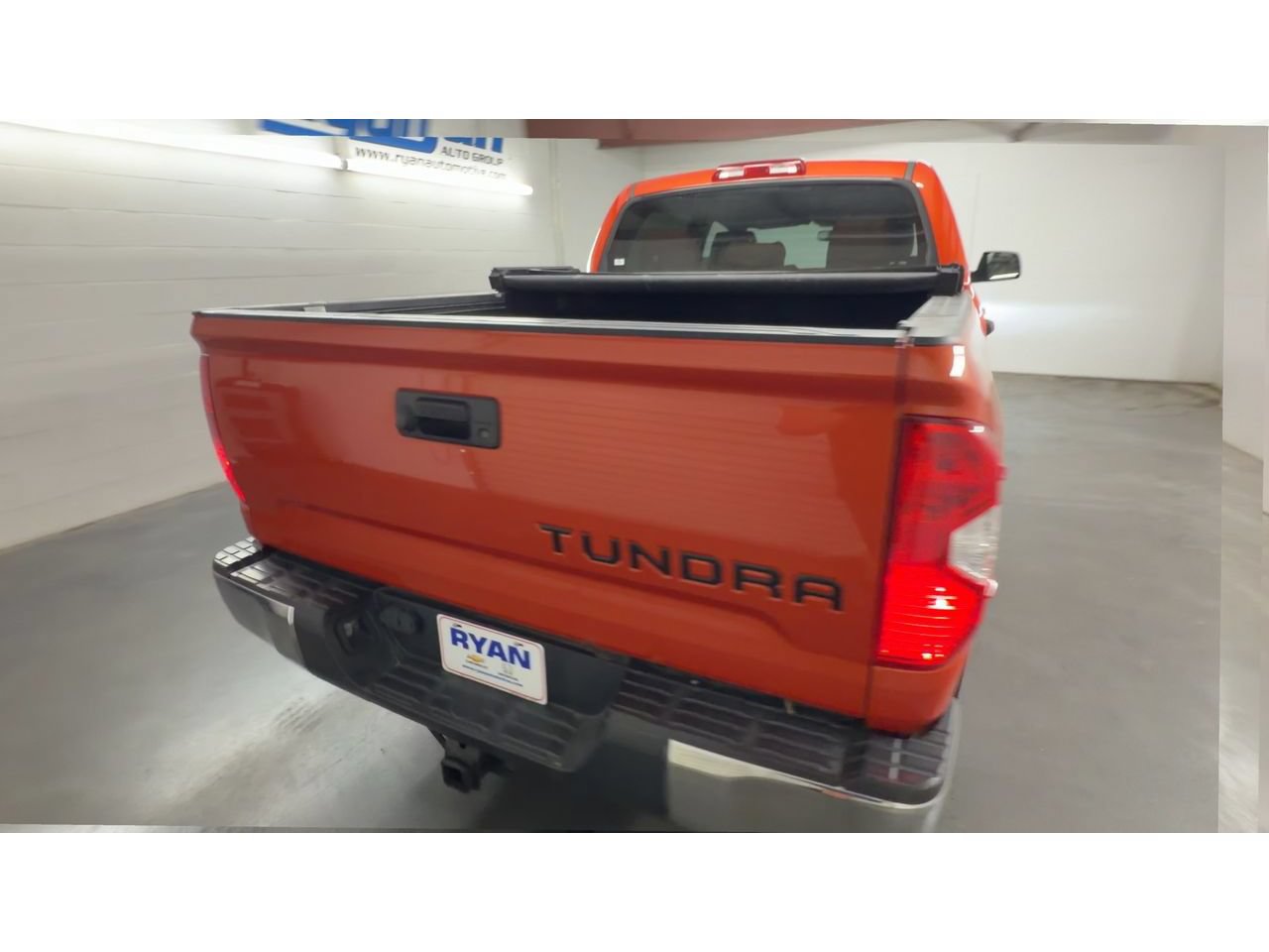 Used 2018 Toyota Tundra SR5 w/ TRD Off Road Package AWD/4WD image 8