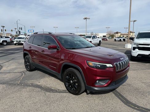 Used 2019 Jeep Cherokee Latitude Plus image 3
